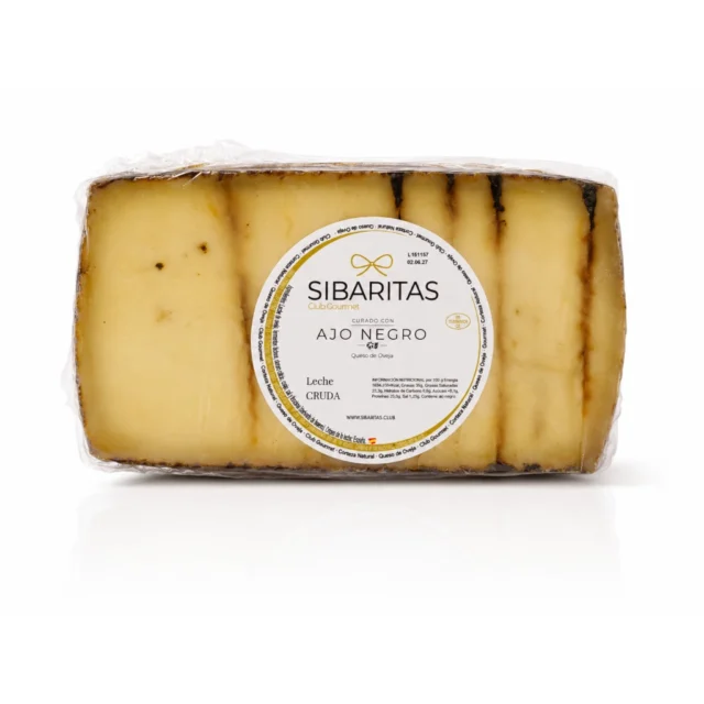 medio queso curado de ajo negro
