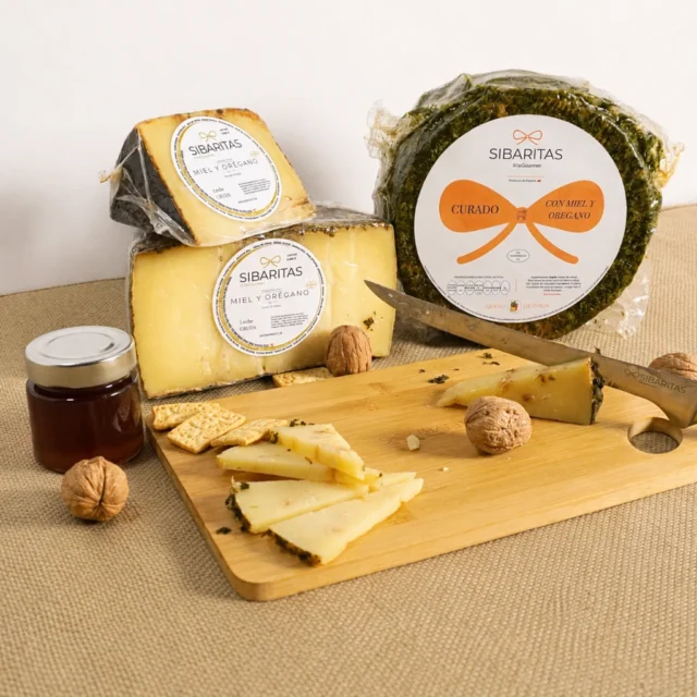 queso curado con miel y oregano